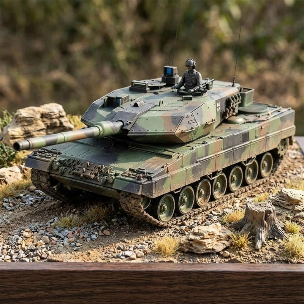 Heng Long Leopard 2A6 1:16 RTR RC tank diorama