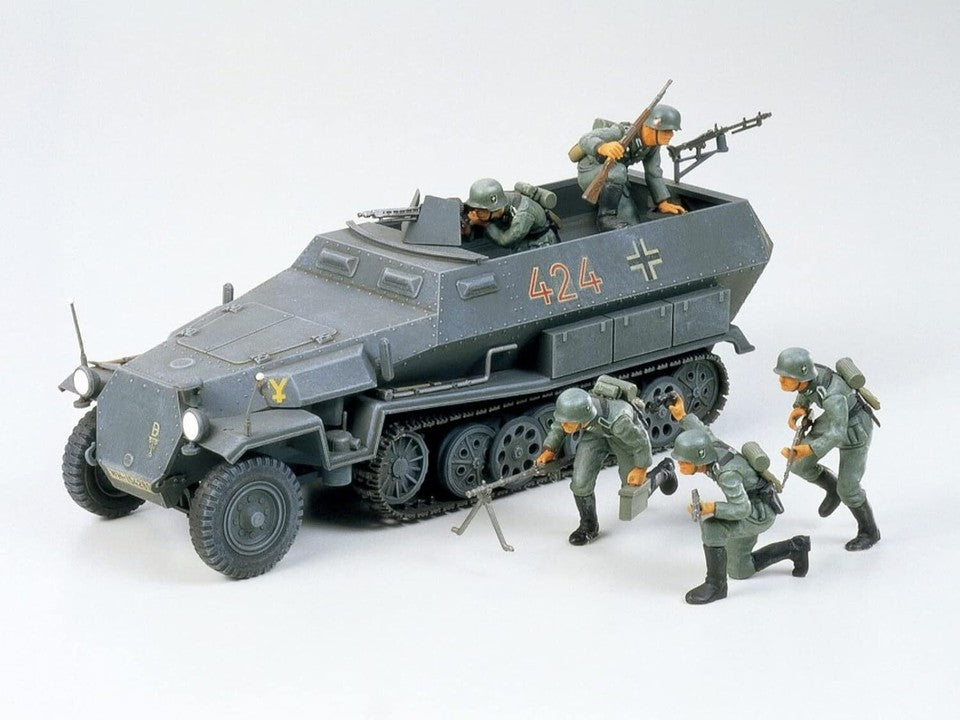 Tamiya Sd.Kfz. 251/1 German WWII half-track model kit 1:35 scale
