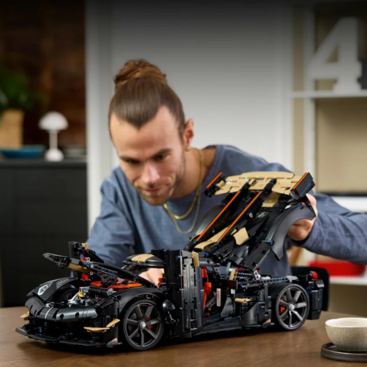 LEGO Technic Koenigsegg Sadair's Spear Megacar 42232 Ultimate Collector Set
