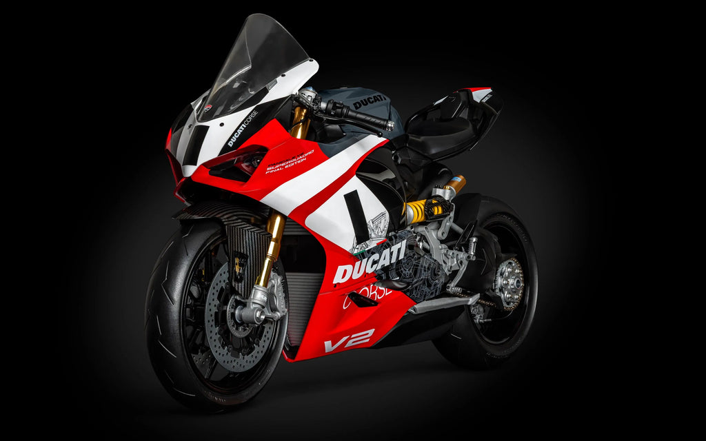 Pocher Ducati Panigale V2 Superquadro Final Edition premium 1:4 scale motorcycle model kit with over 700 parts