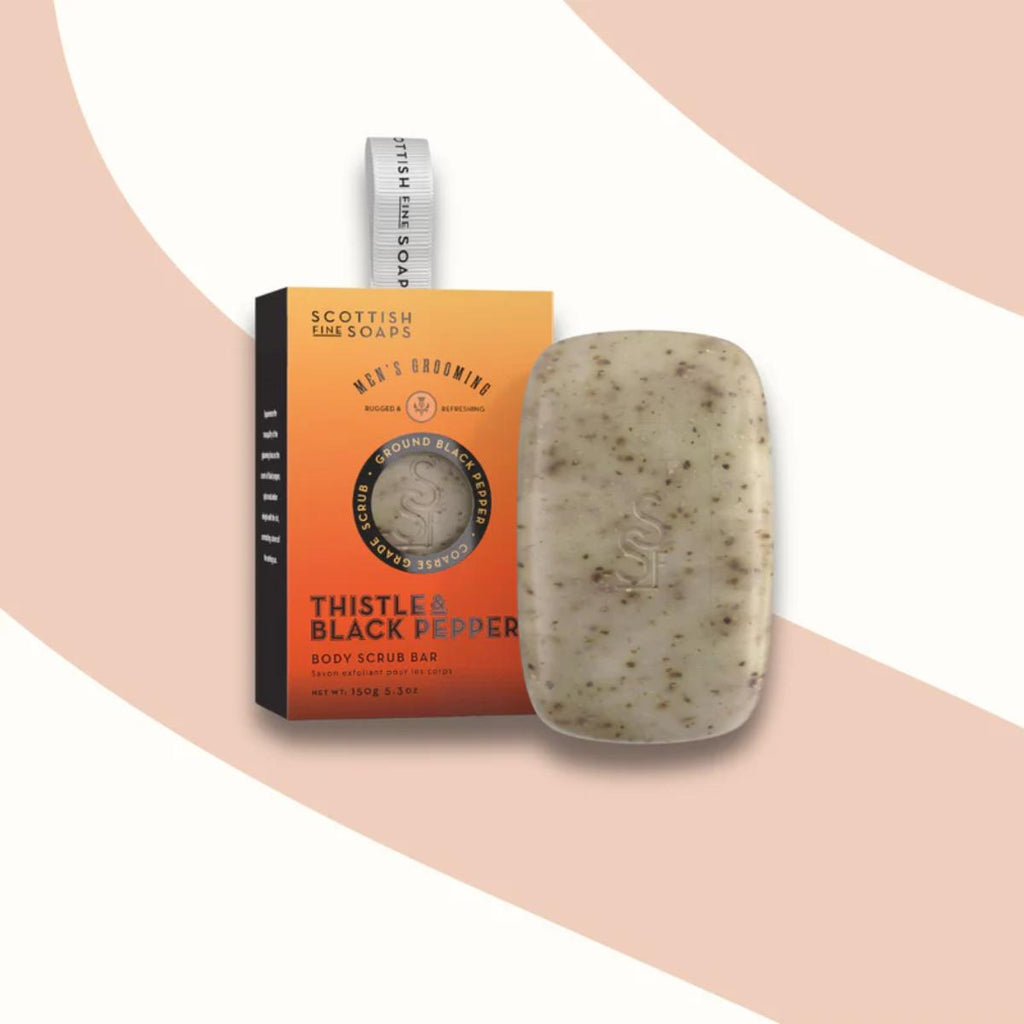 Scottish Fine Soaps Thistle & Black Pepper Body Scrub Bar 150 g, exfoliating men’s grooming soap with natural scrub particles and signature masculine fragrance.