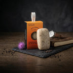 Scottish Fine Soaps Thistle & Black Pepper Body Scrub Bar 150 g, exfoliating men’s grooming soap with natural scrub particles and signature masculine fragrance.